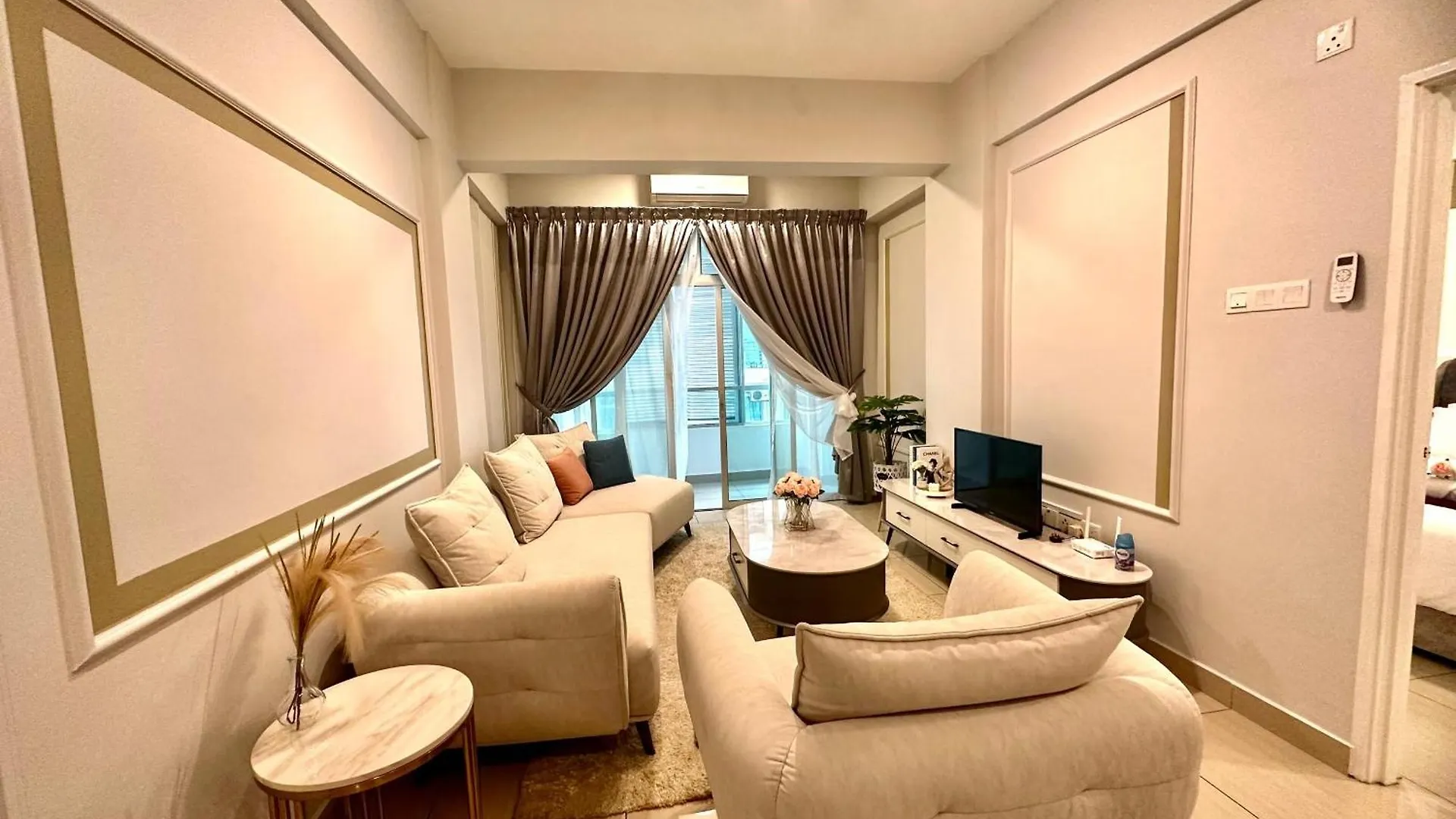 Apartment Luxury! Modern & Spacious 3Br Suite - Austin Height 8-12Pax Johor Bahru