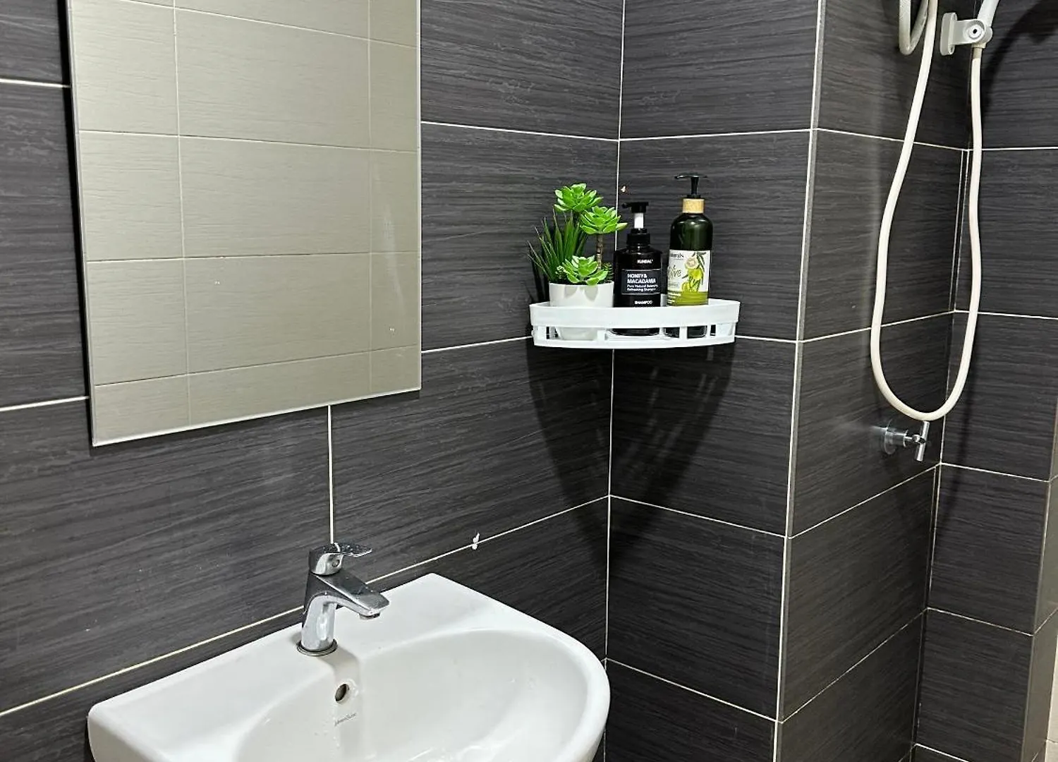 Luxury! Modern & Spacious 3Br Suite - Austin Height 8-12Pax Johor Bahru