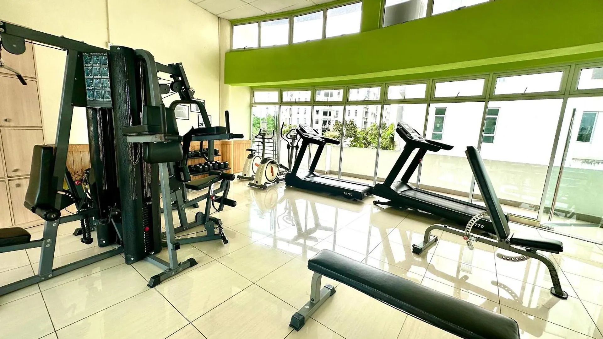 Luxury! Modern & Spacious 3Br Suite - Austin Height 8-12Pax Johor Bahru 0*,  Malesia