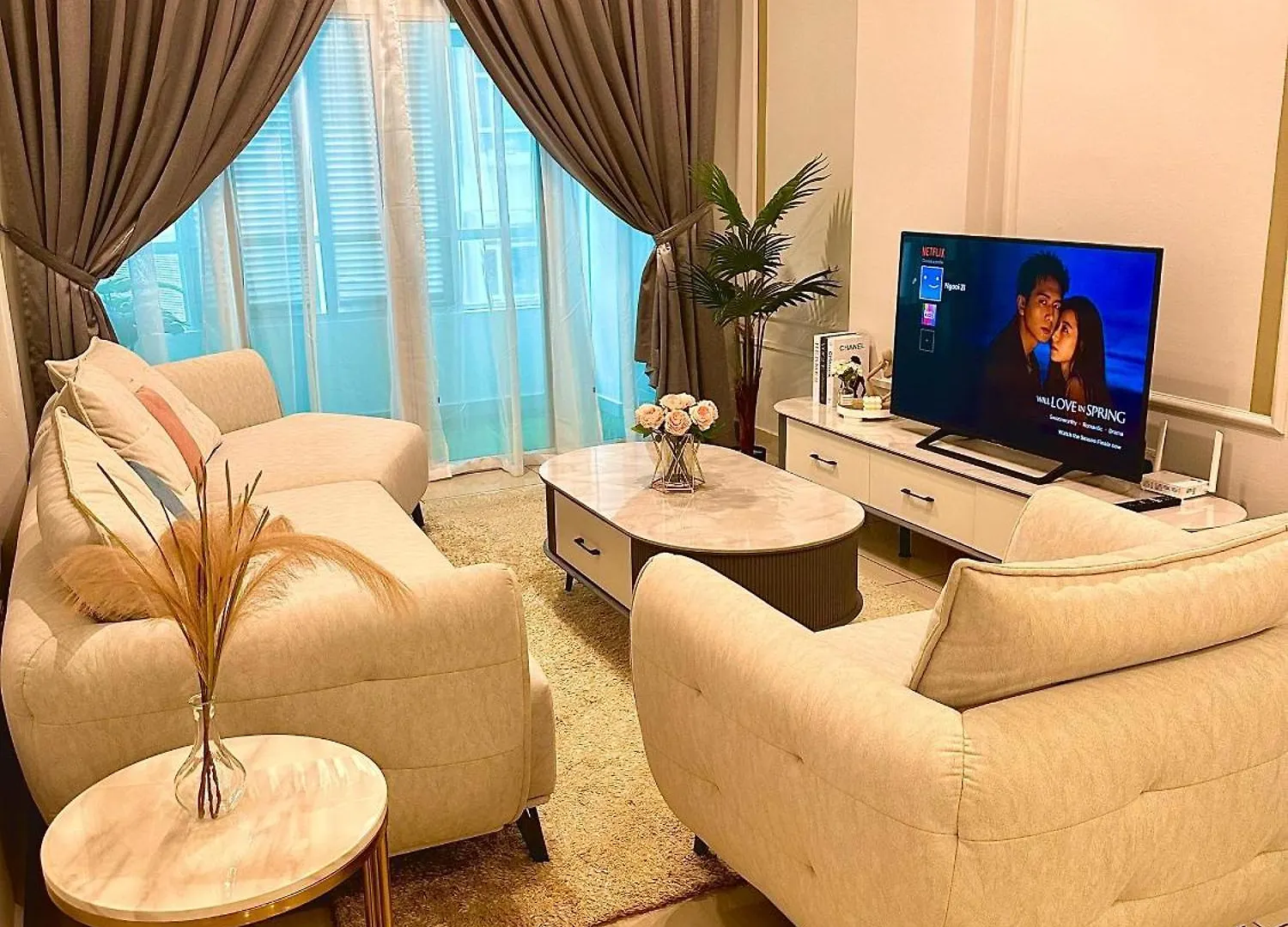Luxury! Modern & Spacious 3Br Suite - Austin Height 8-12Pax Johor Bahru